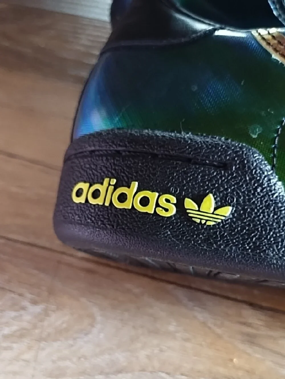 adidas no box